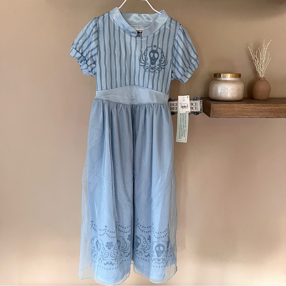 Beetlejuice nightgown